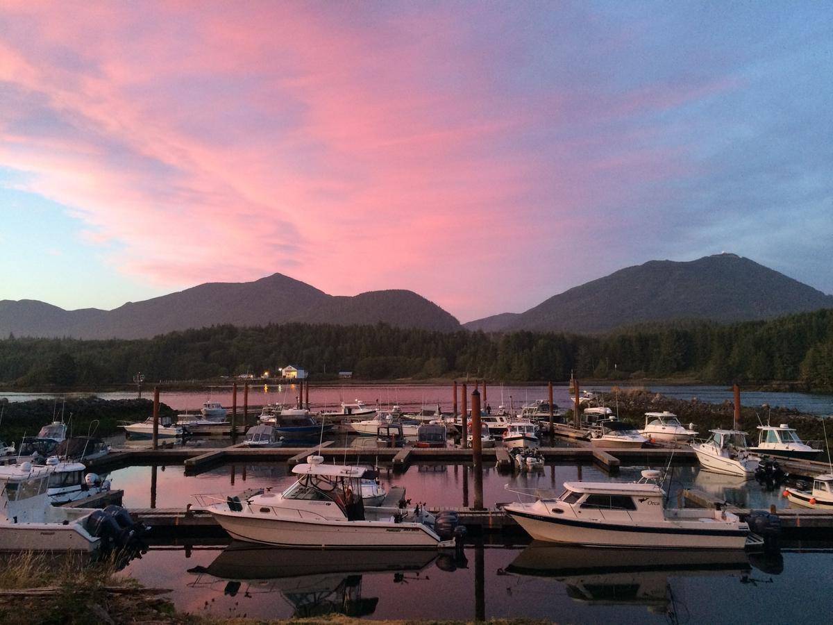 Island West Resort Ucluelet Exterior photo