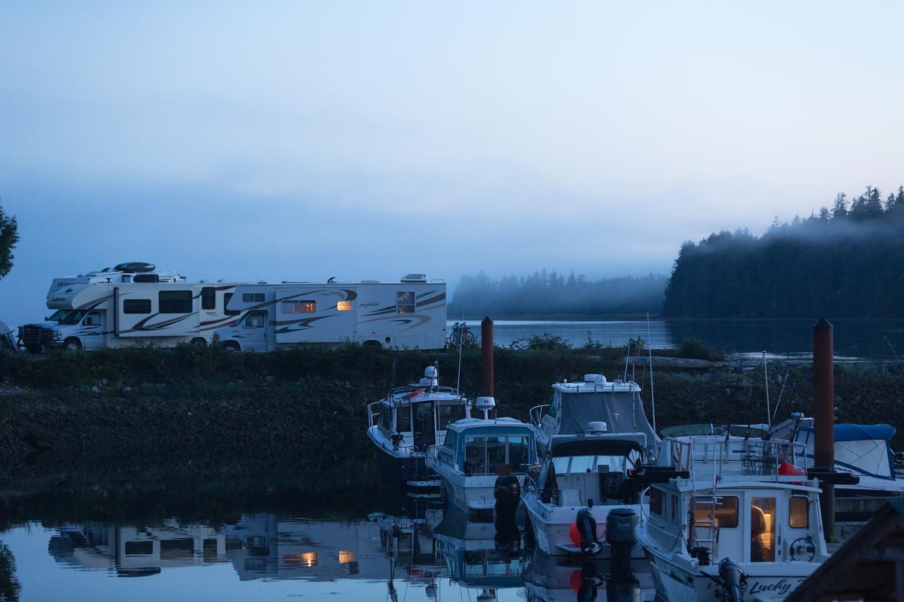 Island West Resort-Motel Ucluelet Exterior photo